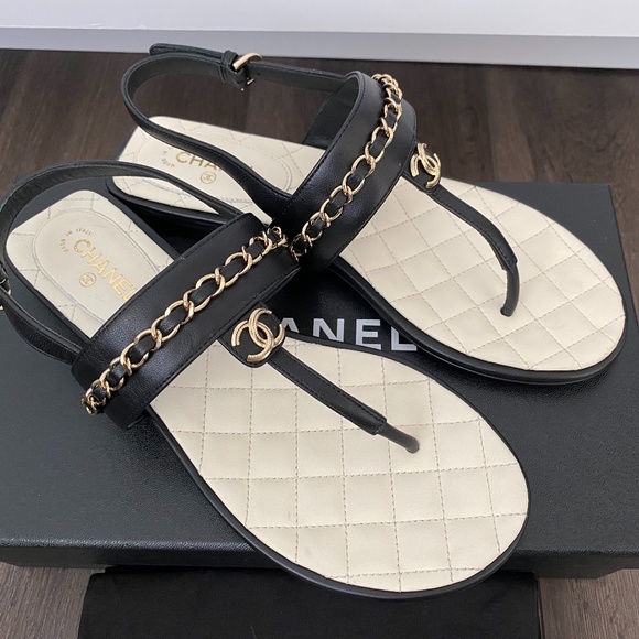 2023 CHANEL CC LOGO BLACK THONG LEATHER FLAT SHOES SANDALS 37 - Picture 1 of 16